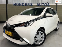 Toyota Aygo - 1.0 VVT-i x-play I CAMERA I CRUISE I AIRCO I LICHTMETALENVELG I LED I BLUETOOTH I USB I 5