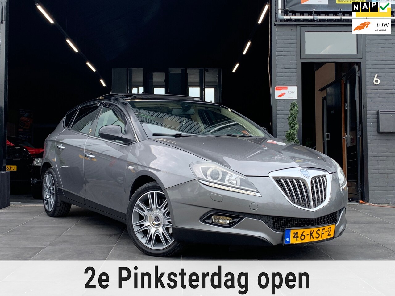 Lancia Delta - 1.8-16V Di Executive|Panoramadak|Automaat|Leer - AutoWereld.nl