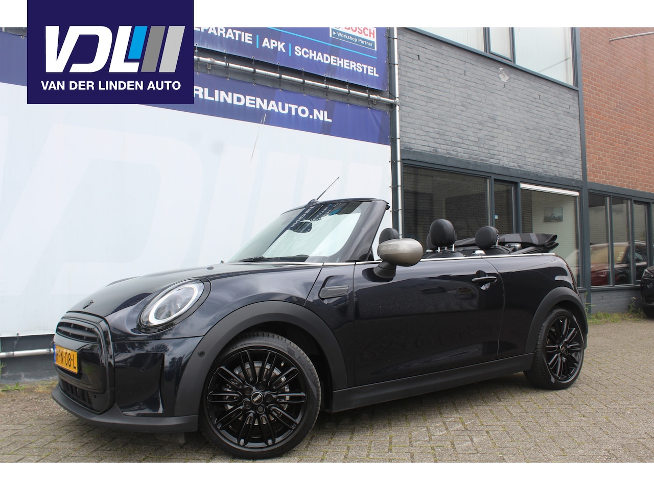 MINI Cabrio - Mini 1.5 Cooper Sidewalk Edition Head-up display l Lendesteun verstelbaar l Premium pakket - AutoWereld.nl