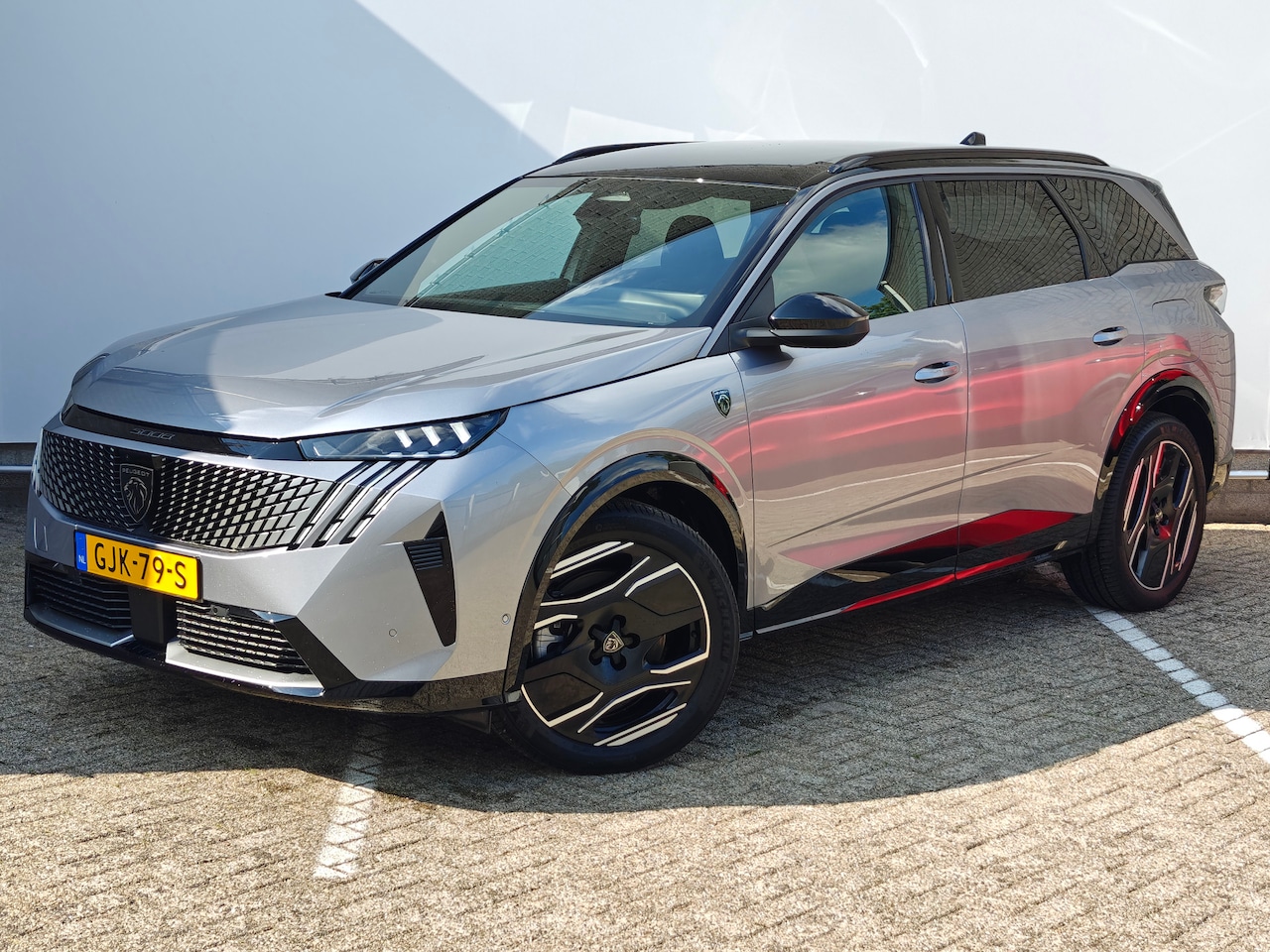 Peugeot e-5008 - GT 73 kWh | Cruise control adaptief met Stop&Go | Electronic climate controle | Navigaties - AutoWereld.nl