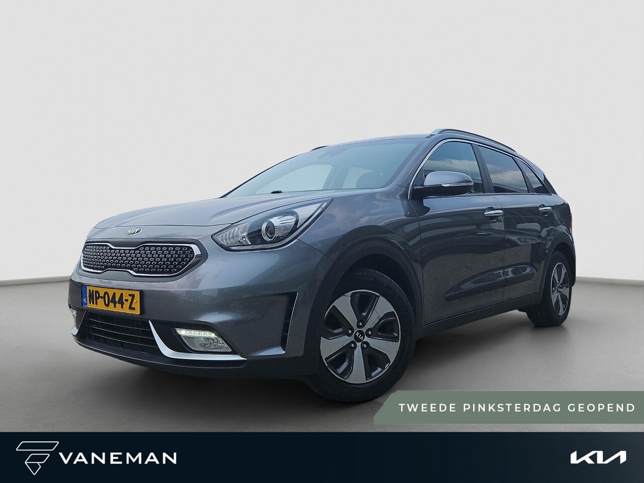 Kia Niro - 1.6 GDi Hybrid First Edition | Leder | Cruise | Navi | Privacy Glass | Camera | Lan Assist - AutoWereld.nl