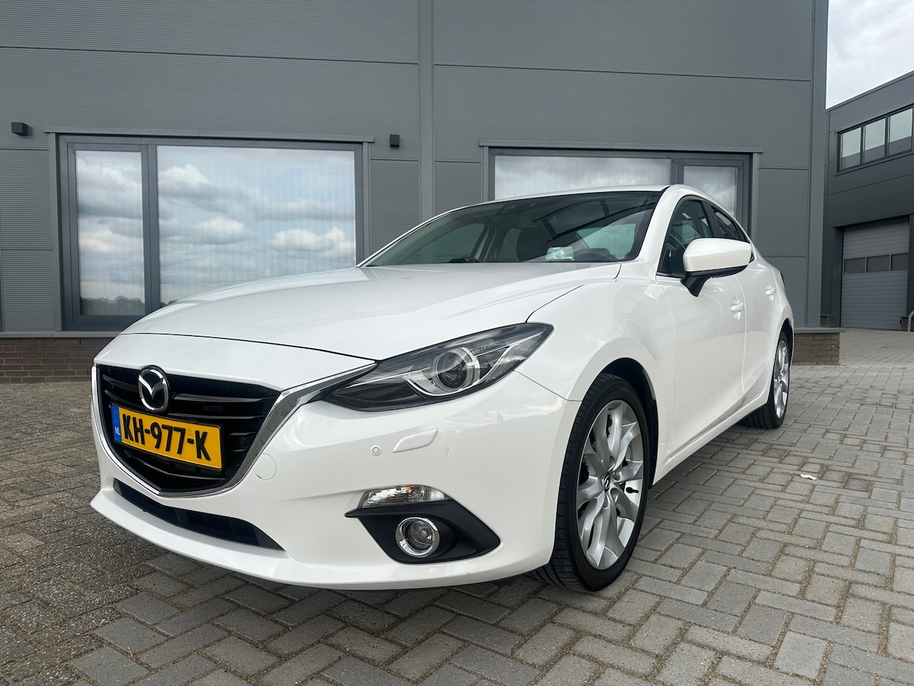 Mazda 3 - 2.0 GT-M // SEDAN // Leer // Navi // PDC // LED // - AutoWereld.nl