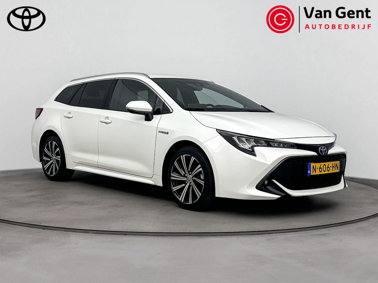 Toyota Corolla Touring Sports - 1.8 Hybrid Dynamic | Stoelverwarming - AutoWereld.nl