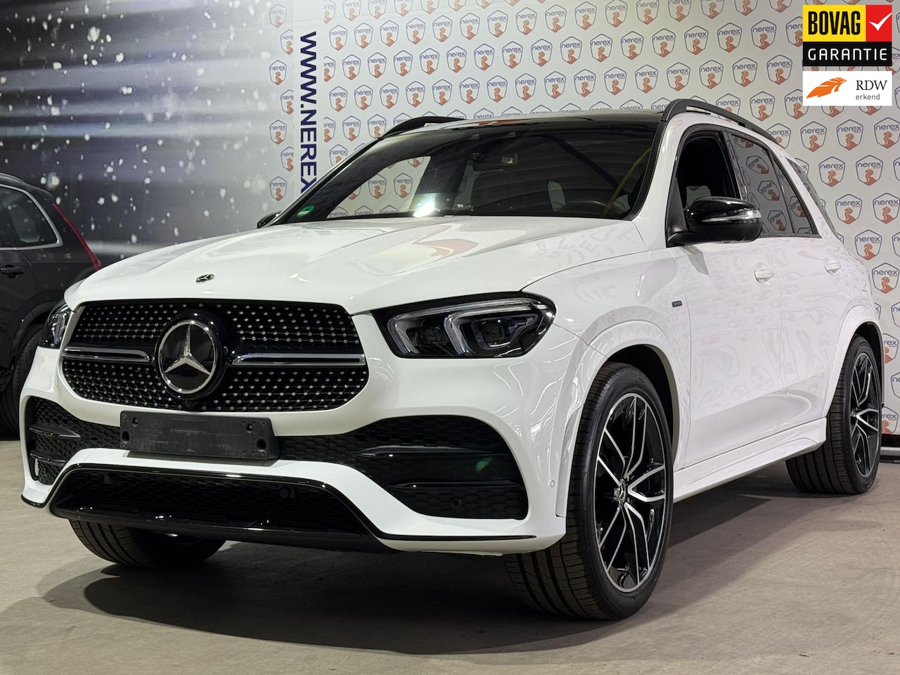Mercedes-Benz GLE-Klasse - 350 e 4MATIC Premium Plus AMG | Luchtvering | Pano | 360 | Burmester | Trekhaak - AutoWereld.nl