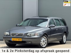 Volvo V70 - 2.4 Comfort Line | Automaat | Schuifdak | Leder sportstoelen | Stoelverwarming | Parkeerse