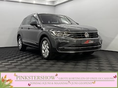 Volkswagen Tiguan - 1.5 TSI Life Business Clima, Navi, Camera, Winterpakket, Cruise control, Rijstrook correct