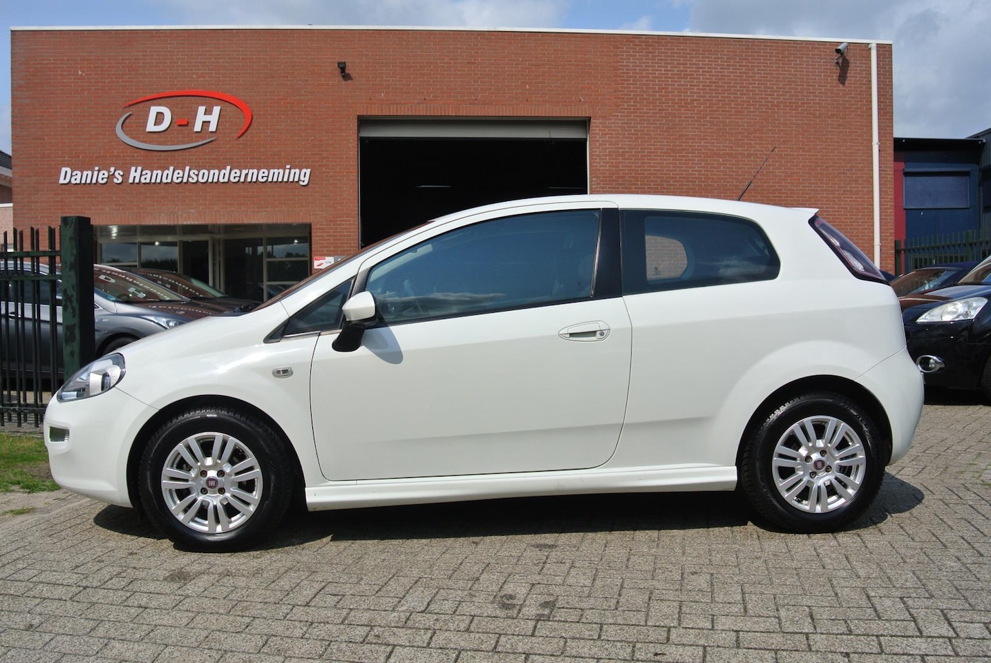 Fiat Punto Evo - 0.9 TwinAir Street airco apk 14-04-2026 inruil mogelijk nap - AutoWereld.nl