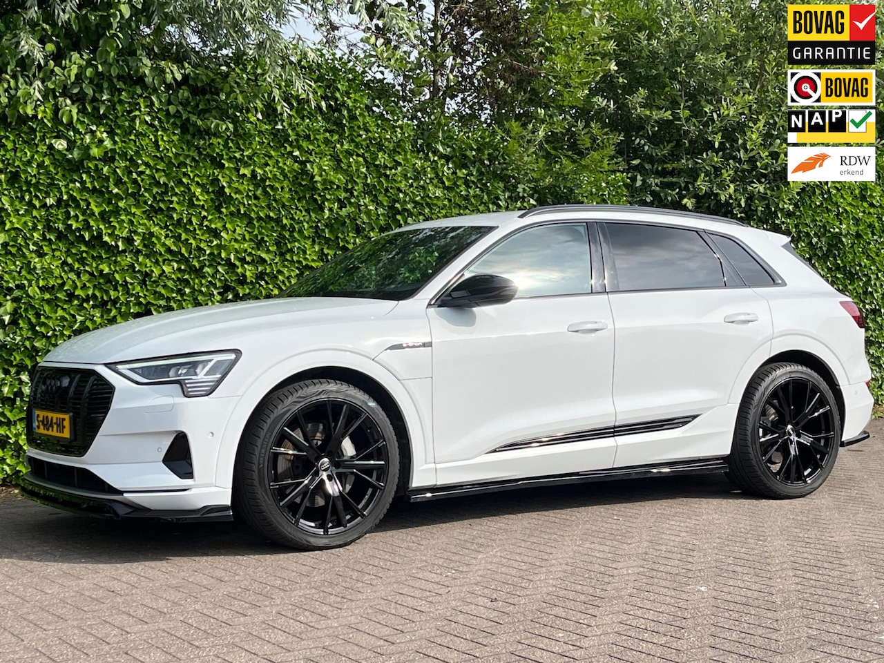 Audi e-tron - 55 Quattro 408pk/95KW S-Line | Leder | 22 inch | Rear Seat Entertainment | Maxton Design | - AutoWereld.nl