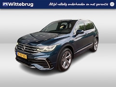 Volkswagen Tiguan - 1.5 TSI R-Line Business+ / IQ Light / Zwenkbare trekhaak / Elect. Achterklep / 20 Inch / V