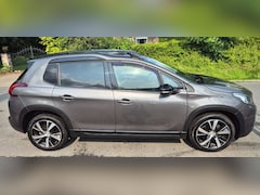 Peugeot 2008 - 1.2 Pure Tech Bleu Lion GT line Trekhaak*automaat*apple carplay