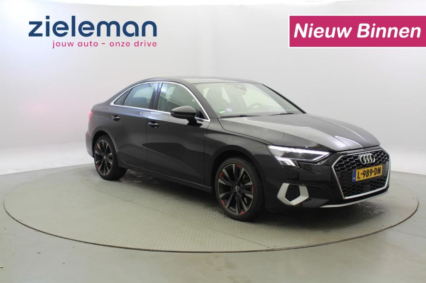 Audi A3 Limousine - Limousine 30 TFSI Business Sport Automaat - Carplay, Leer, Stoelverw. - AutoWereld.nl