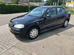 Opel Astra - 1.6-16V Edition