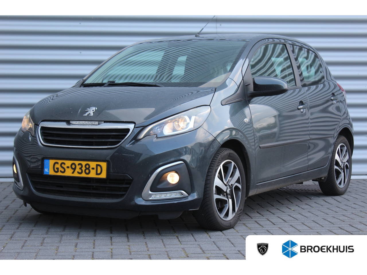 Peugeot 108 - 1.0 E-VTI 70PK 5-DRS ALLURE AUTOMAAT / NAVI / CLIMA / LED / CAMERA / BLUETOOTH / PACK STYL - AutoWereld.nl