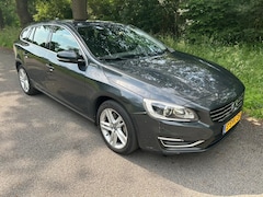 Volvo V60 - 2.4 D6 AWD Plug-In Hybrid Summum