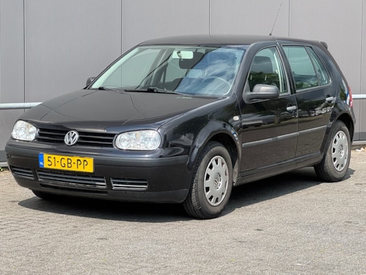Volkswagen Golf - 1.6-16V Trendline nette auto koude airco apk 3-26 - AutoWereld.nl