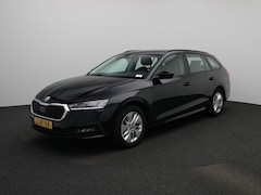 Skoda Octavia Combi - 1.0 TSI Ambition | TREKHAAK | CRUISE CONTROL | CLIMATE CONTROL | PARKEERSENSOREN | APPLE C