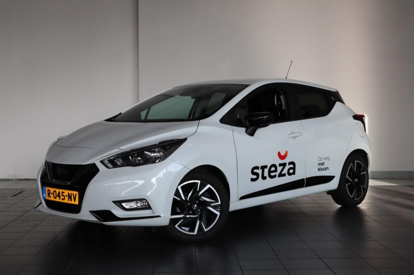 Nissan Micra - 1.0 IG-T N-Design+Connect Pack / cruise control / Navigatie - AutoWereld.nl