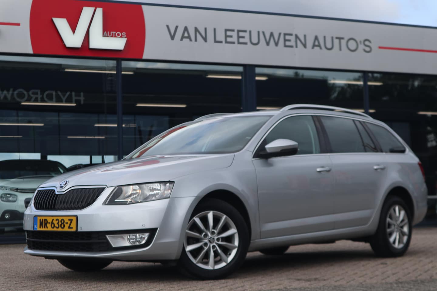 Skoda Octavia Combi - 1.6 TDI Greentech Ambition Business | Trekhaak | Stoelverwarming | Navigatie - AutoWereld.nl