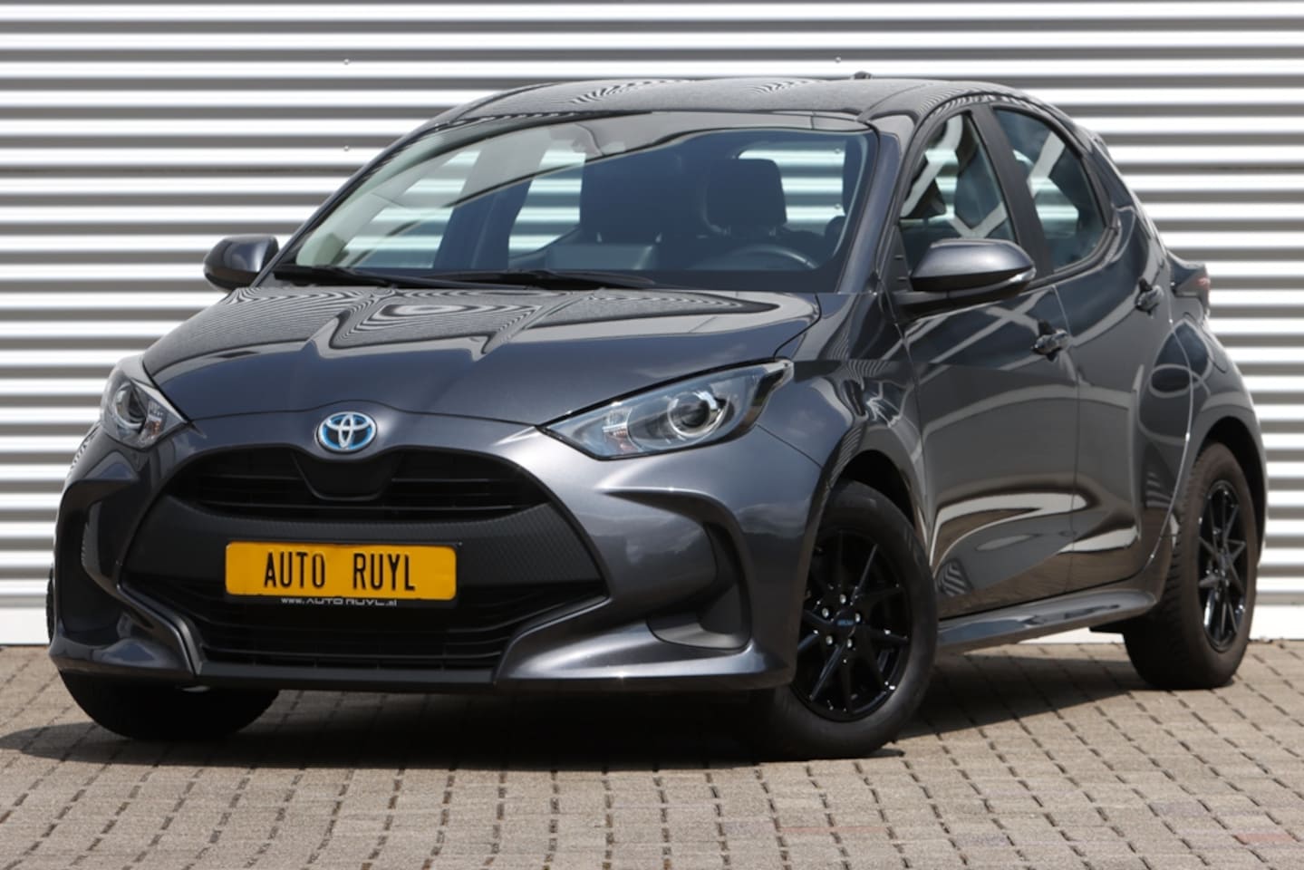 Toyota Yaris - 1.5 Hybrid Active Navi / Carplay / Camera - AutoWereld.nl