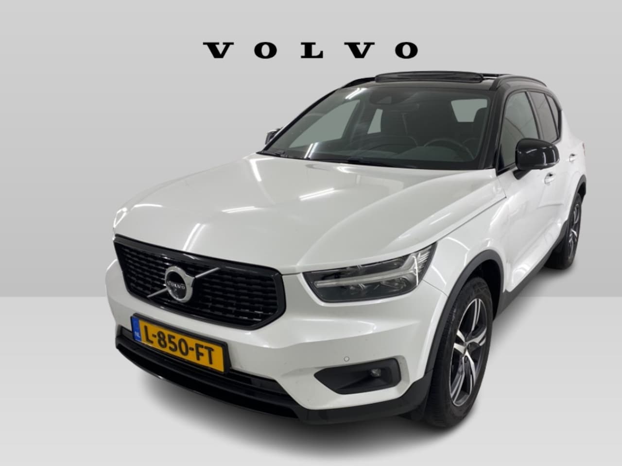 Volvo XC40 - 1.5 T2 R-Design | Pano | Intellisafe | Keyless | Harman Kardon | 360Cam. - AutoWereld.nl