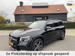 Mercedes-Benz GLB - 200 AMG Line Night pakket Panoramadak AchteruirijCamera