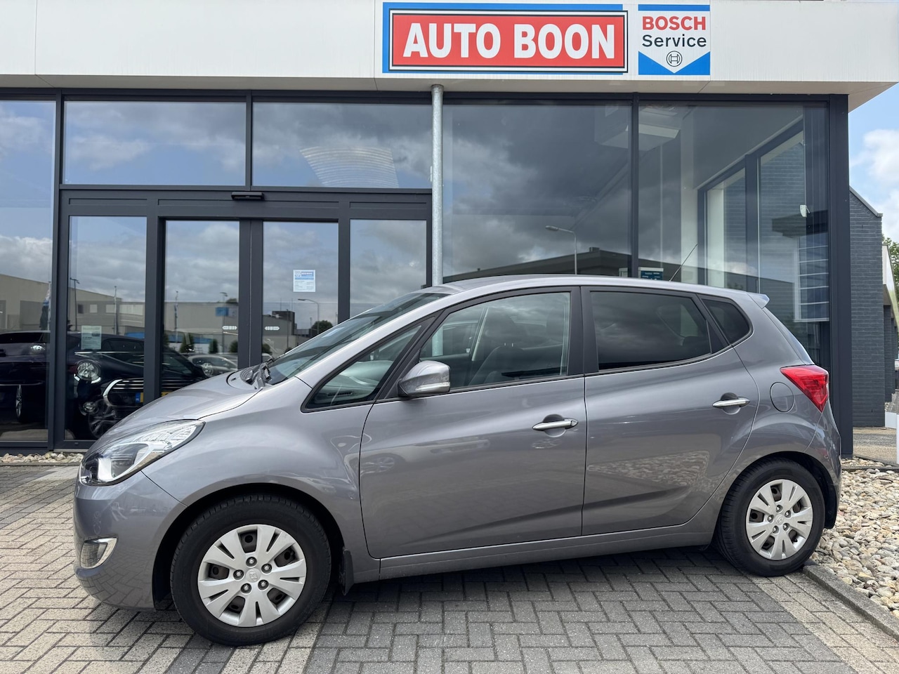 Hyundai ix20 - 1.6i i-Motion 125PK AUTOMAAT MEDIA/P-GLAS/AIRCO - 2 PART. EIG. - NL AUTO - KM=NAP - - AutoWereld.nl