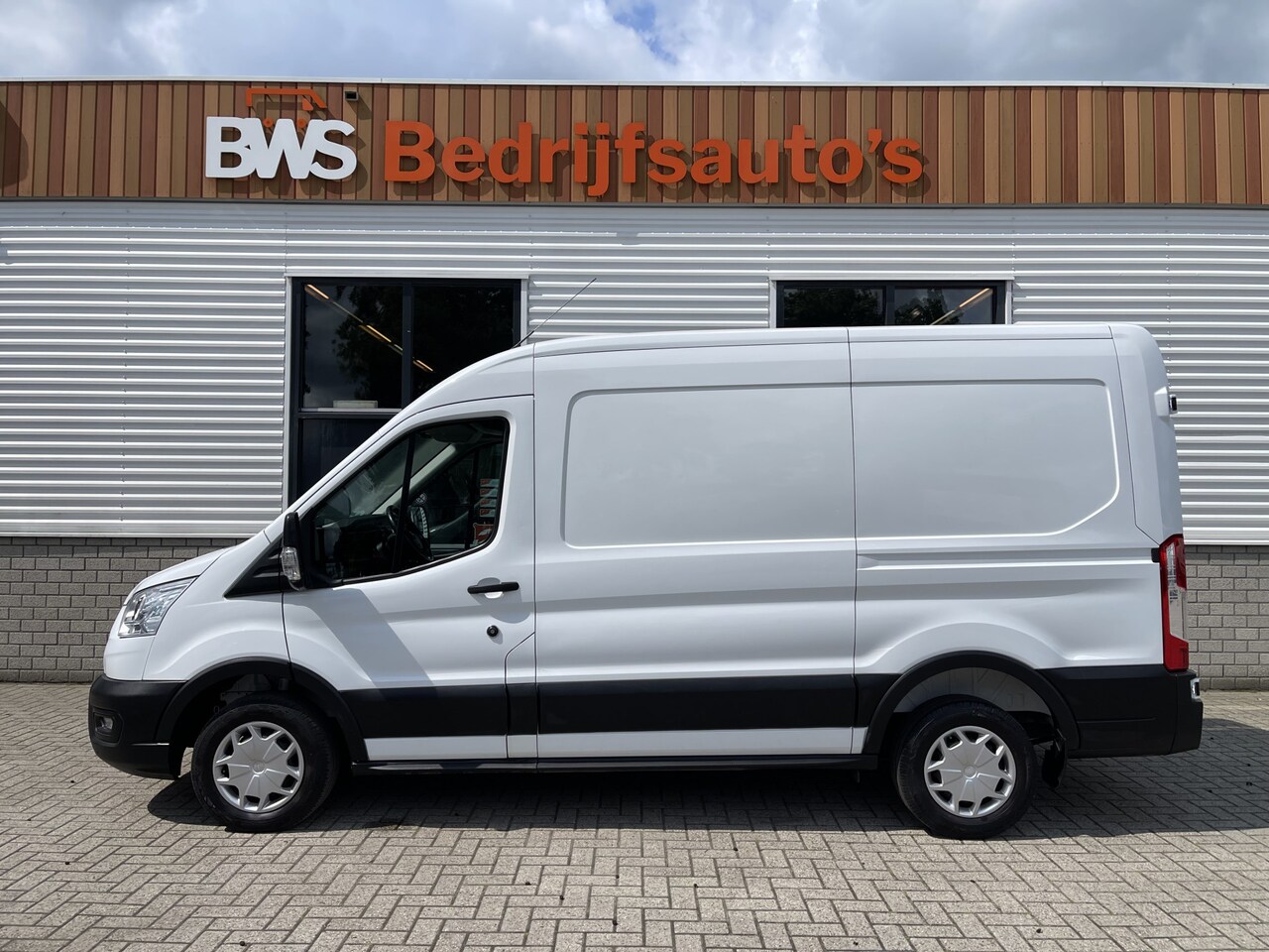 Ford Transit - 310 2.0 TDCI L2H2 Trend / vaste prijs rijklaar € 16.950 ex btw / lease vanaf € 285 / airco - AutoWereld.nl