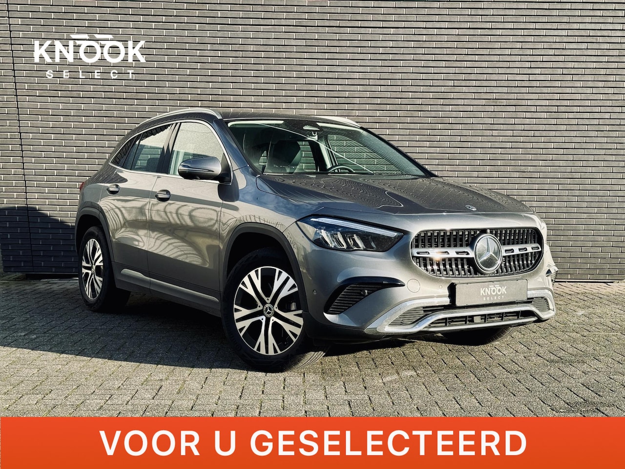Mercedes-Benz GLA-Klasse - 180 Luxury Line | 360 Camera | Trekhaak | Sfeer | - AutoWereld.nl