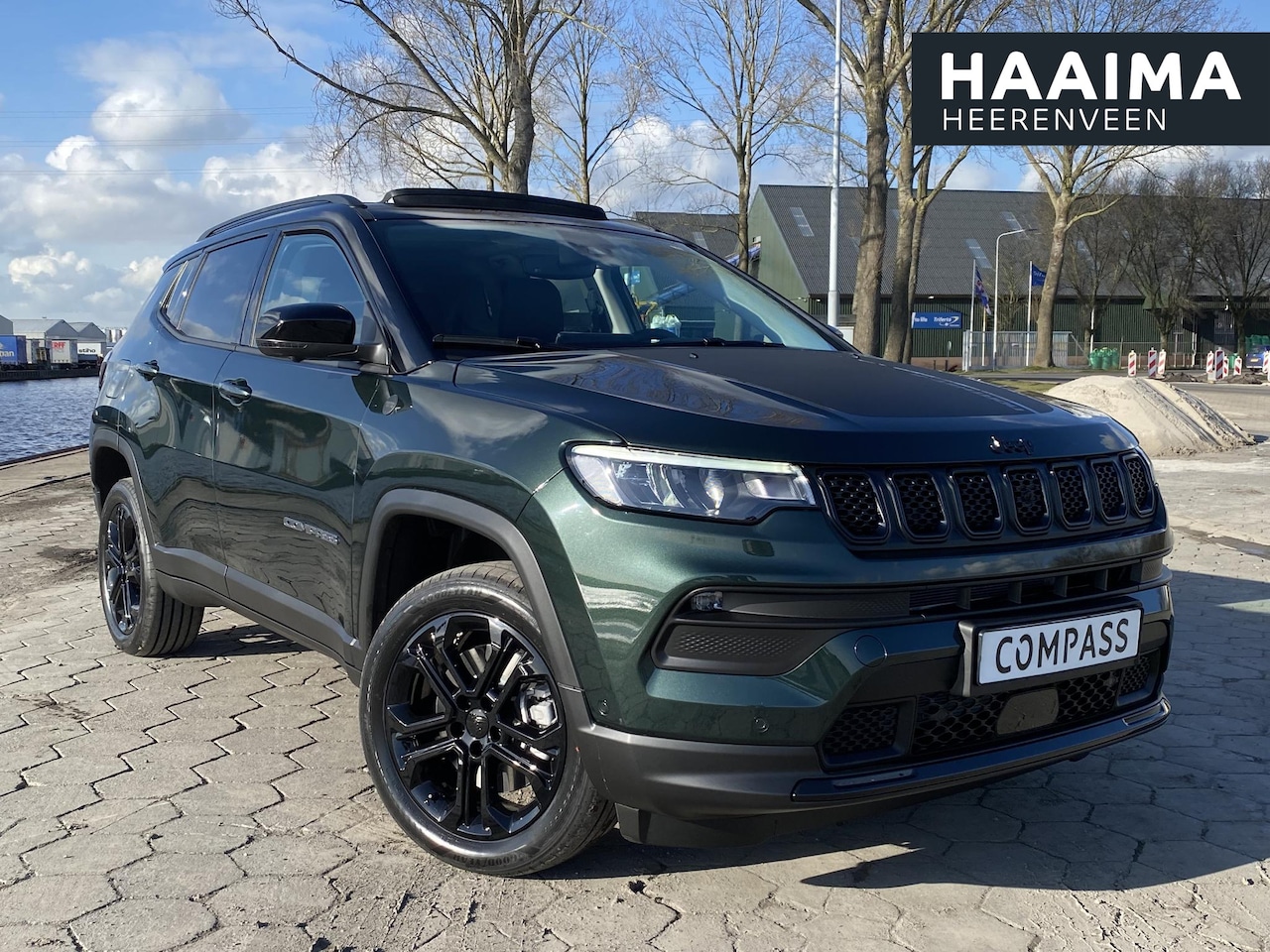 Jeep Compass - 4xe 240 Plug-in Hybrid Electric North Star | Schuif-/kanteldak | Achteruitrijcamera | Dode - AutoWereld.nl