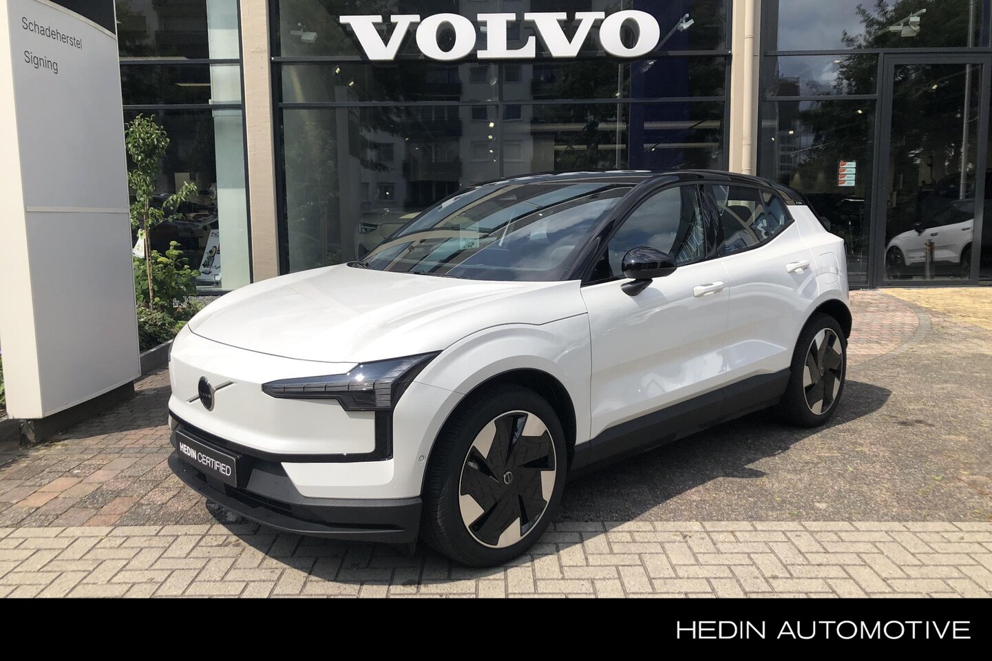 Volvo EX30 - Ultra Twin Motor Full Electric AWD 428Pk | 360° Camera | Panoramadak | Elektrische Stoelen - AutoWereld.nl