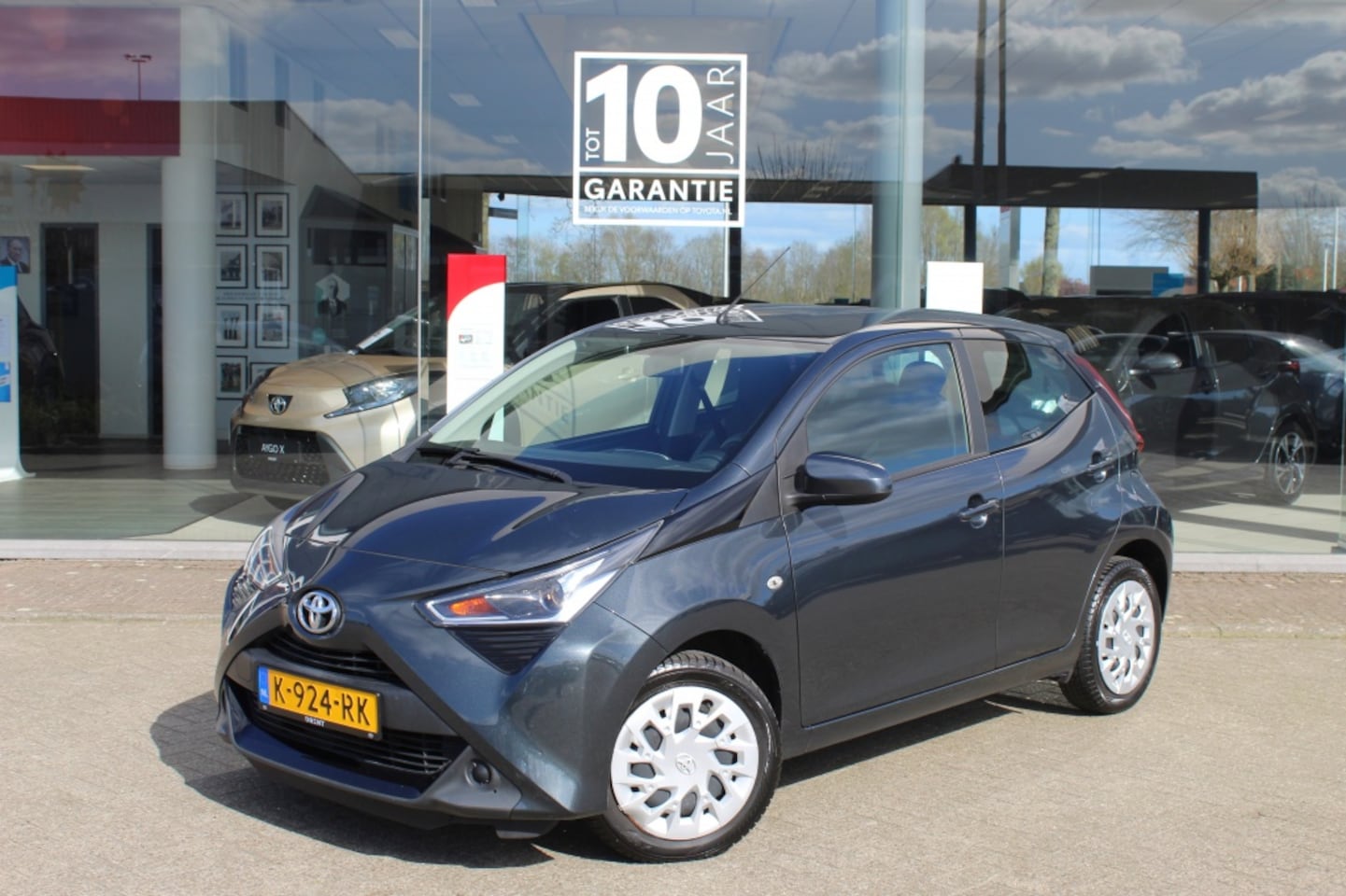 Toyota Aygo - 1.0 VVT-i x-play | Android Auto, Apple Carplay | Achteruitrijcam - AutoWereld.nl
