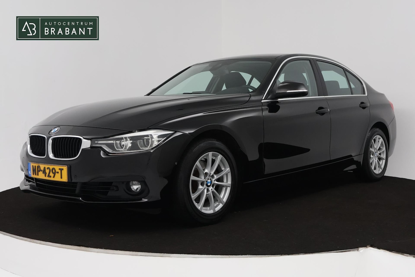 BMW 3-serie - 318i Executive Automaat (GROOT-NAVIGATIE, CAMERA, PDC, STOELVERWARMING, LED, CRUISE, DEALE - AutoWereld.nl
