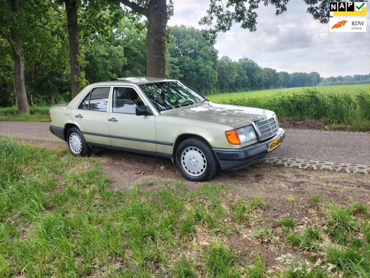 Mercedes-Benz 200-500 (W124) - 230 E Automaat..met Nieuwe Apk ! - AutoWereld.nl