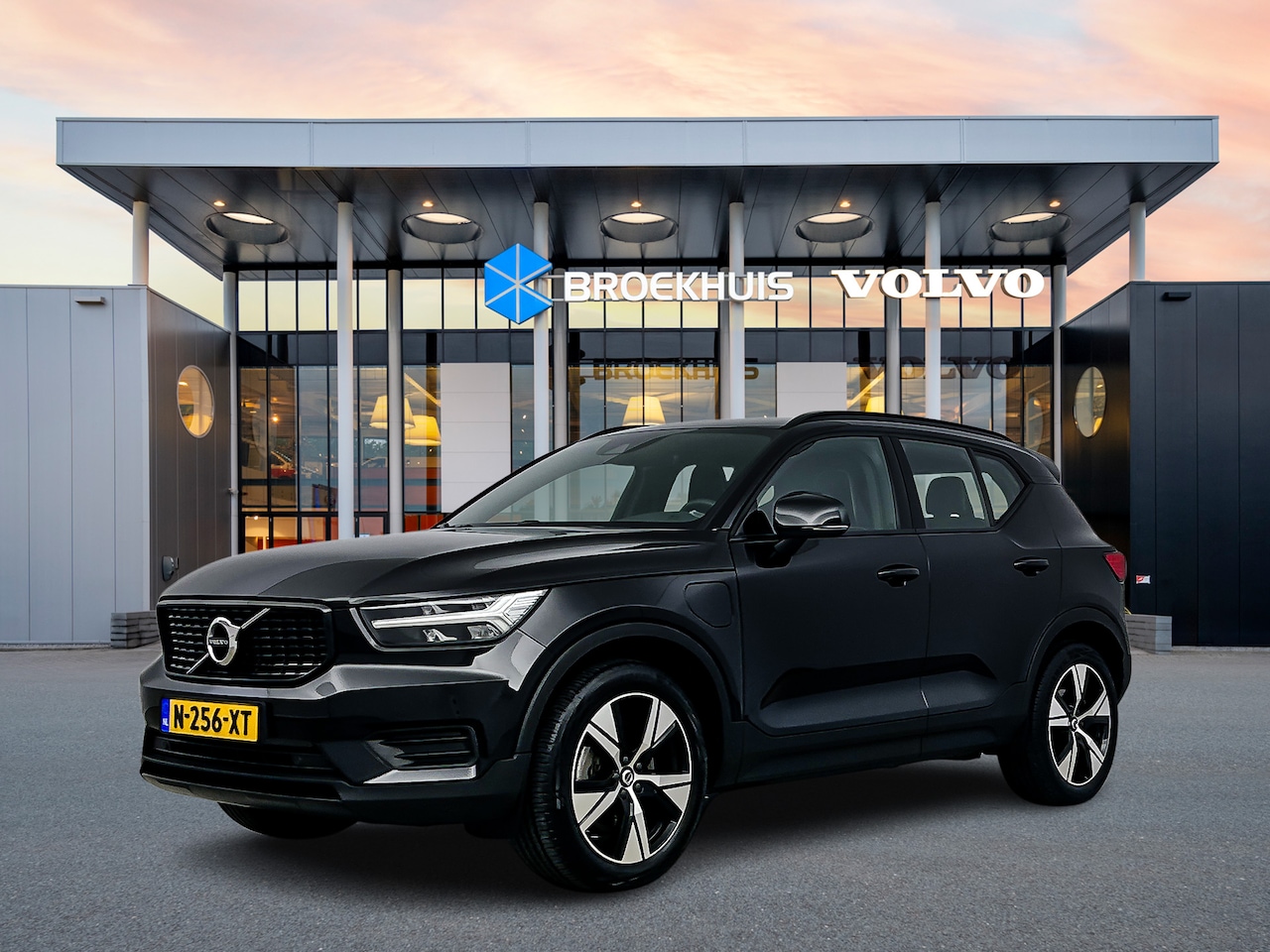 Volvo XC40 - T4 Recharge R-Design | Leder/Nubuck | Adaptieve cruise | BLIS | Parkeercamera | Stoel/stuu - AutoWereld.nl