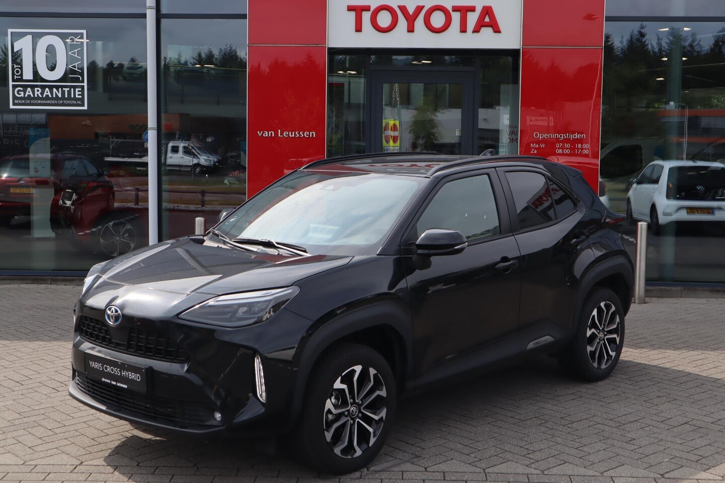 Toyota Yaris Cross - 1.5 HYBRID STYLE APPLE/ANDROID PANODAK EL-ACHTERKLEP KEYLESS NAVI STUUR/STOEL VERWARM. HEA - AutoWereld.nl