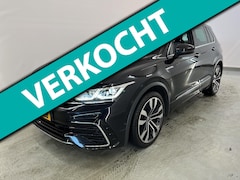 Volkswagen Tiguan - 1.5 TSI 150pk Automaat R-Line Business+ | Trekhaak | Panoramadak | 20" | H&K Audio | Winte