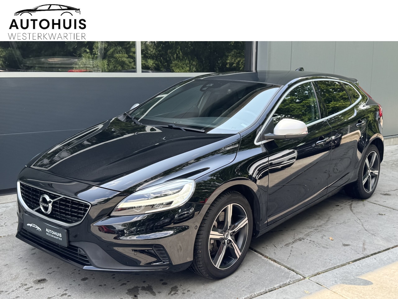 Volvo V40 - 2.0 D3 150pk Automaat Polar+ Sport R-Design Panorama Harman Kardon Navi Winterpakket Camer - AutoWereld.nl