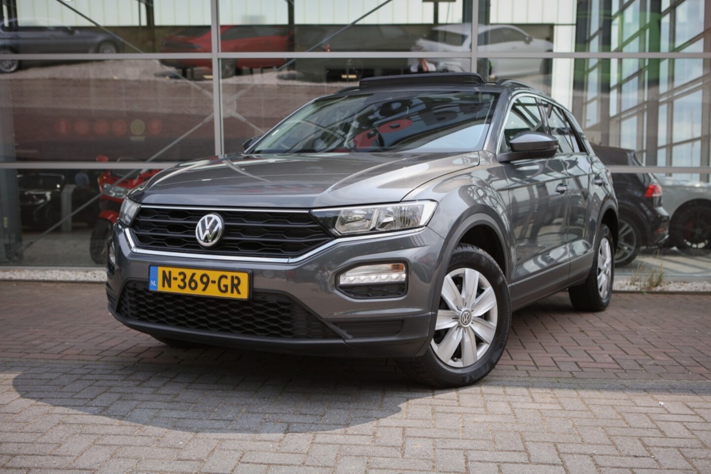 Volkswagen T-Roc - 1.0 TSI Sport | Pano | - AutoWereld.nl