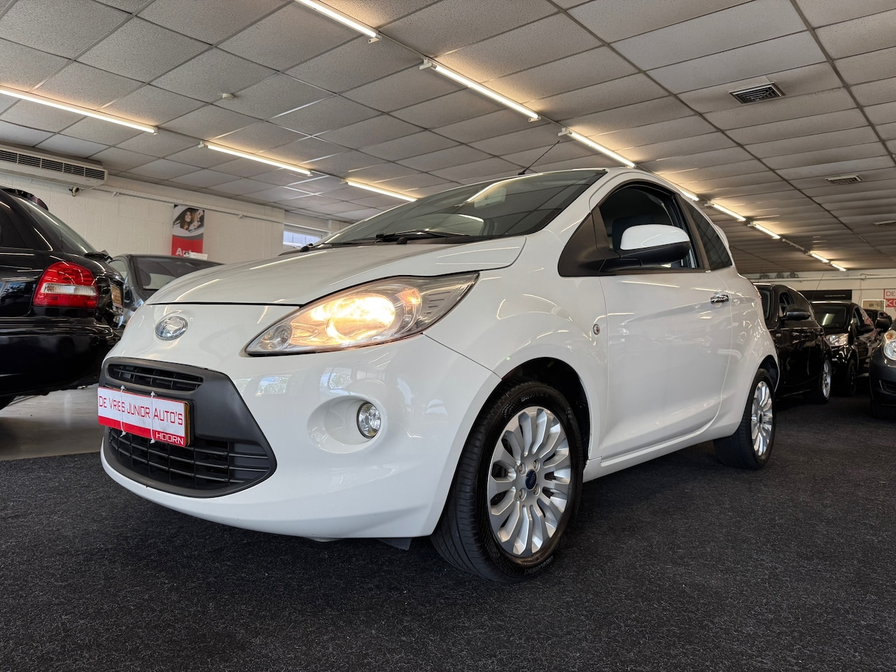 Ford Ka - 1.2 Titanium X start/stop. Nwe apk, geheel dealer onderhouden en airco! - AutoWereld.nl