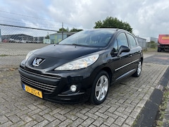 Peugeot 207 - 1.6 VTi Première / Groot Navigatie / Trekhaak
