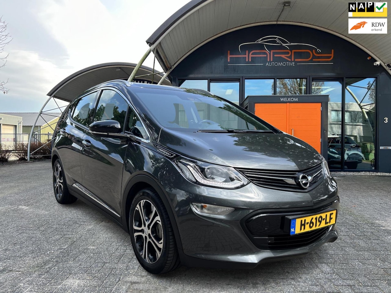 Opel Ampera-e - Business Executive 60 kWh 100% SOH Certificaat Dealer Onderhouden 1e Eigenaar BTW Auto - AutoWereld.nl