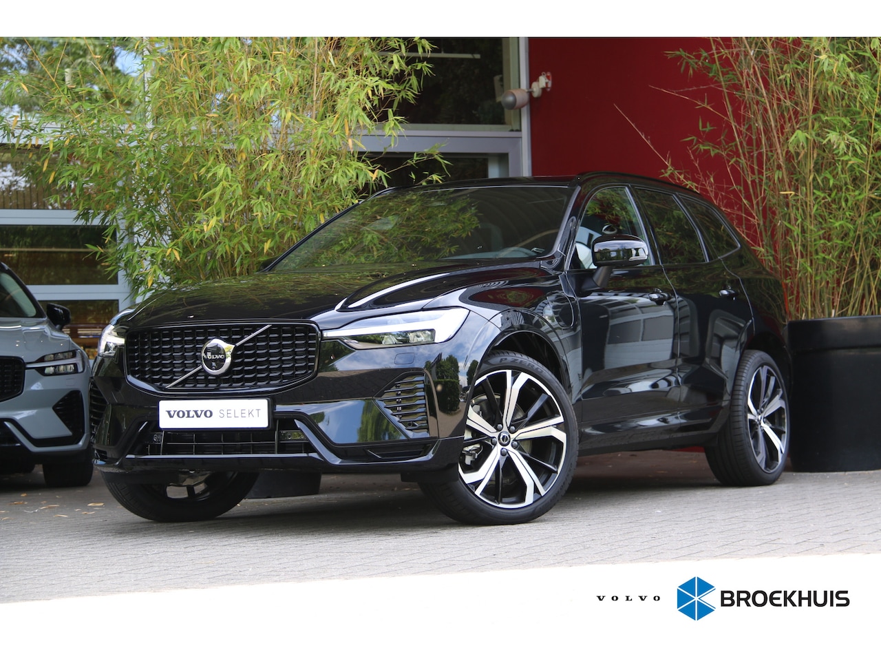 Volvo XC60 - 2.0 T6 Plug-in hybrid AWD Plus Dark | Harman/Kardon | Panoramadak | 360 Camera | Pilot Ass - AutoWereld.nl