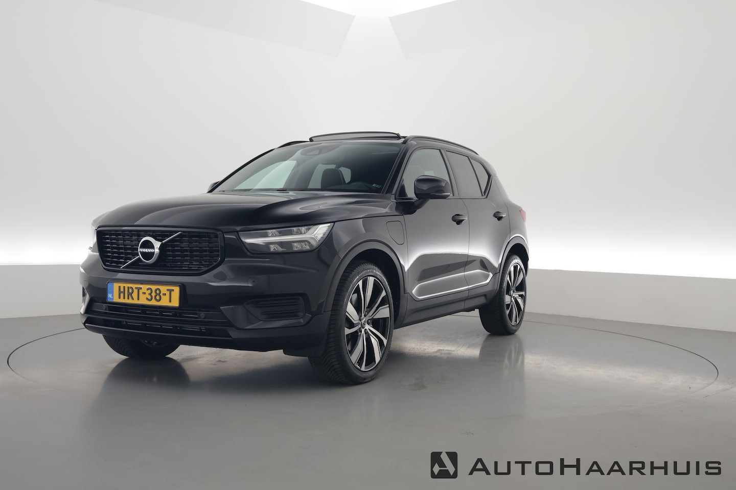 Volvo XC40 - T5 Recharge R-Design | Pano | Navi | Elek. Stoelen | Stoel- Stuurverw. | Carplay | Camera - AutoWereld.nl