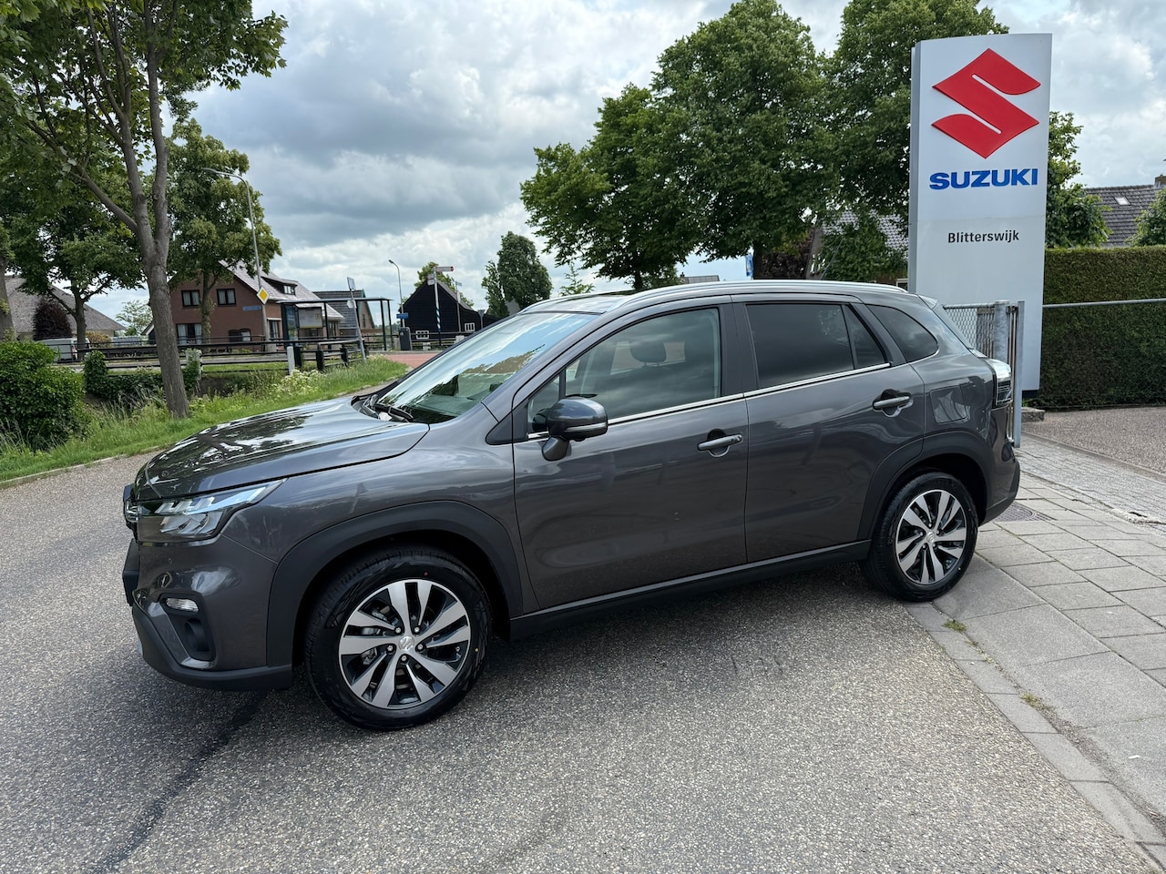 Suzuki S-Cross - 1.4 Boosterjet Style Smart Hybrid BJ 2025 // 1500 kilo trekgewicht // PANO dak // Nieuwsta - AutoWereld.nl