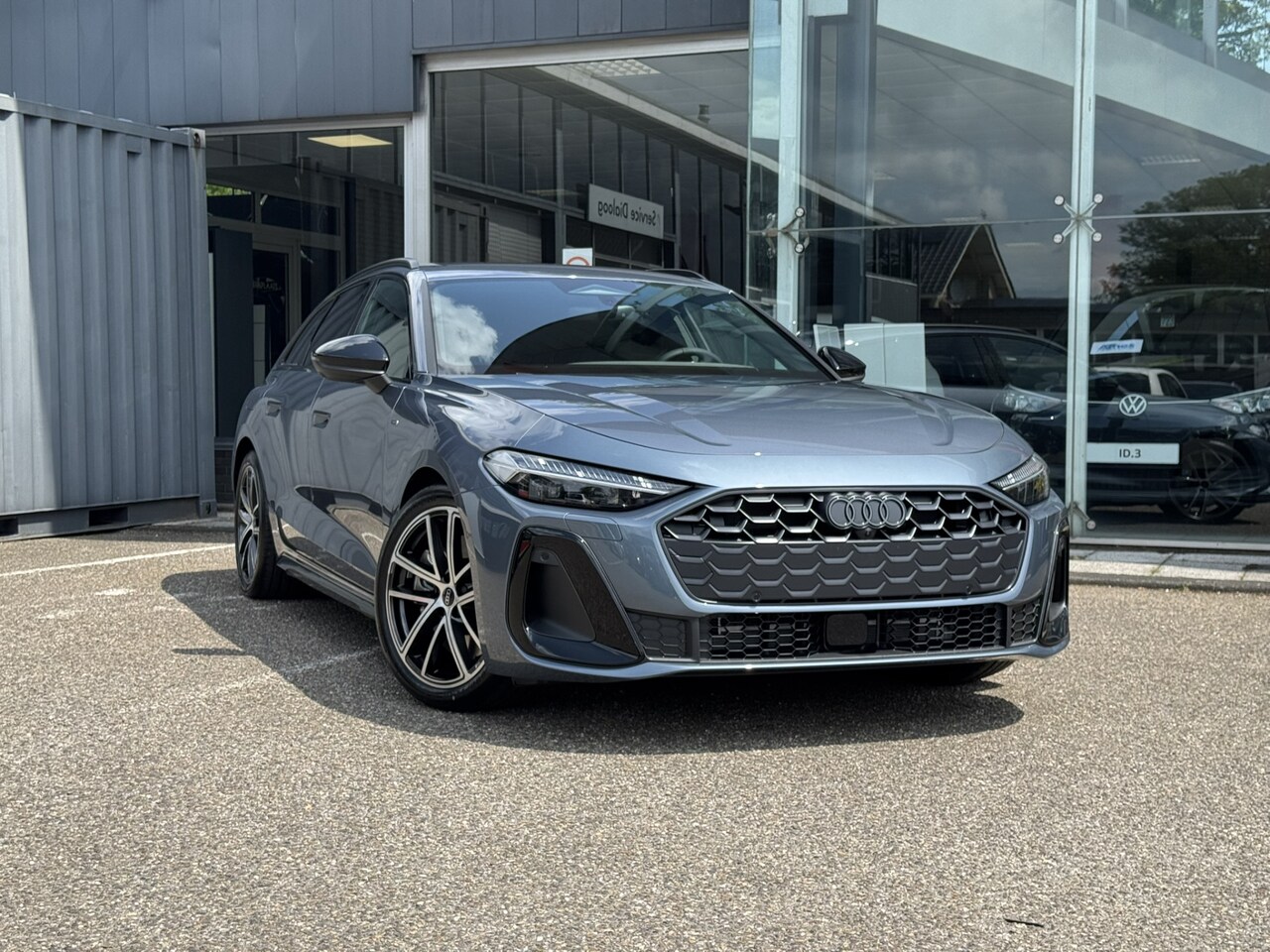 Audi A5 Avant - 2.0 TFSI e-hybrid quattro 299pk S edition | Tech Plus | Optiek Zwart | 19" LM velgen - AutoWereld.nl