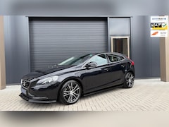 Volvo V40 - T2 Momentum R-DESIGN | MAXTON | CLIMA | NAVI | APP | HALF LEDER | PDC | NETTE AUTO