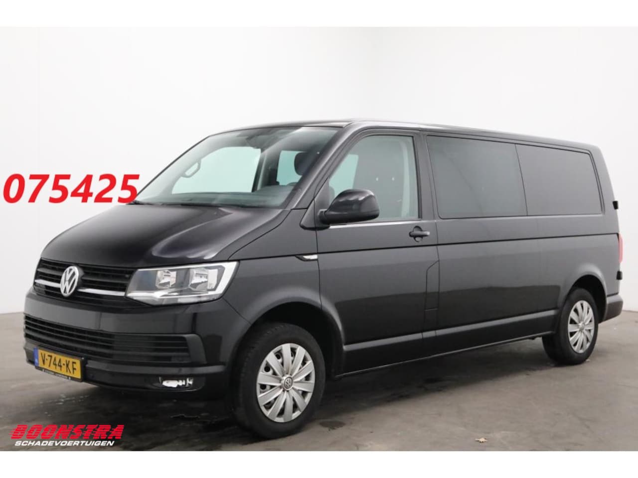 Volkswagen Transporter - 2.0 TDI 150 PK L2-H1 DoKa Navi Airco Cruise PDC AHK 127.747 km! - AutoWereld.nl