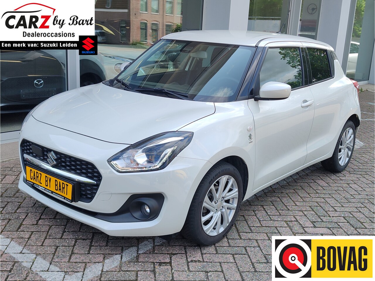 Suzuki Swift - 1.2 SELECT SMART HYBRID CVT Dodehoeksensoren | Adaptive Cruise | Stoelverwarming - AutoWereld.nl