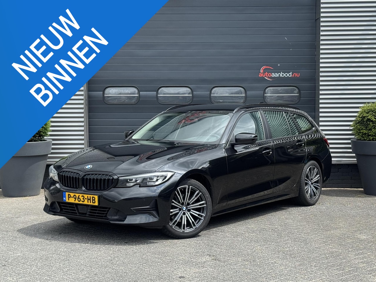 BMW 3-serie Touring - 320d High Executive Edition | Navigatie | Parkeersensoren | 18 Inch Lichtmetalen Velgen | - AutoWereld.nl