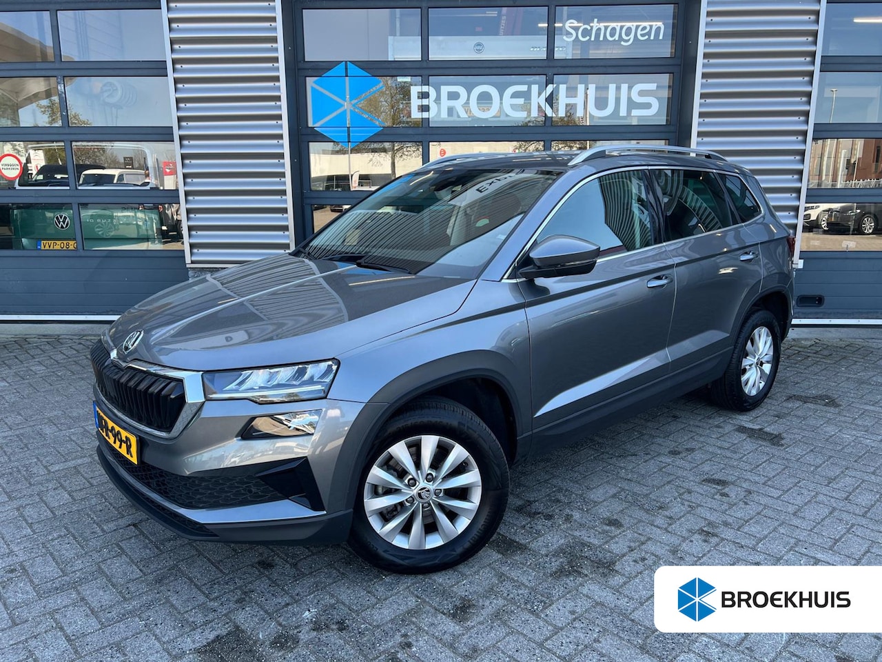 Skoda Karoq - 1.5 TSI 150 pk ACT Business Edition 7-DSG | Achteruitrijcamera | Cruise control adaptief | - AutoWereld.nl